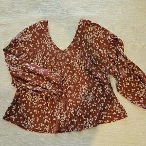 Easel crop flare top